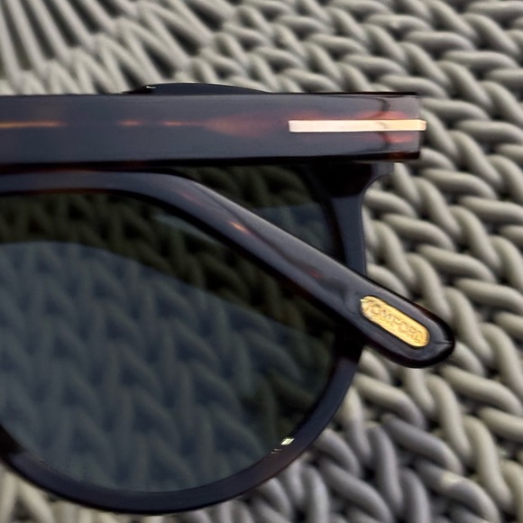 Tom Ford Eyewear Ian Round Frame Sunglasses 🕶 TF0591 Havana includes case - Picture 7 of 15